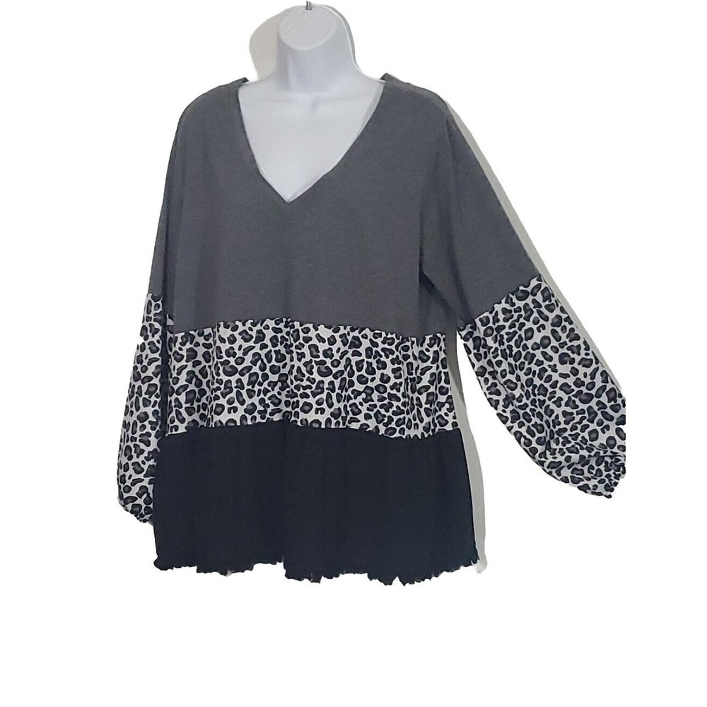 Sheilay Size Medium V-Neck Leopard Gray Black Fringed Hem Tunic Top